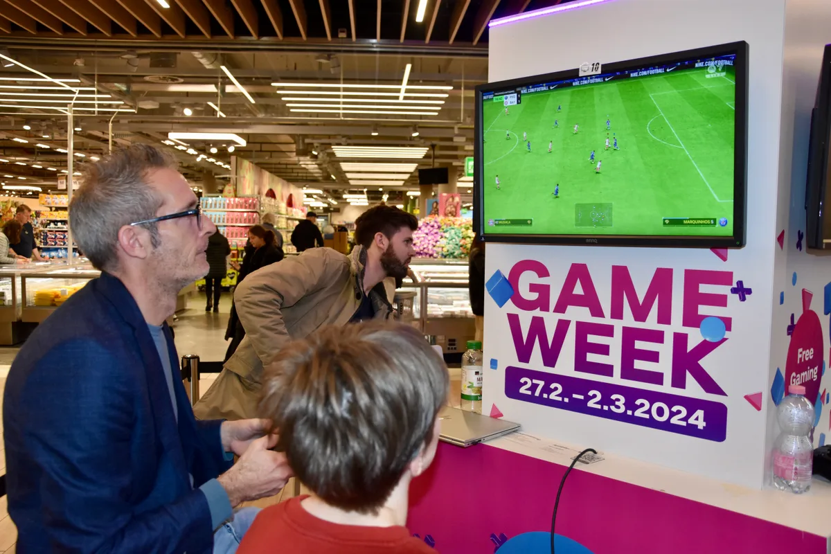 Szene aus der Gameweek im Einkaufscenter Volkiland.